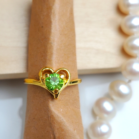 🌿5/$25 Green Heart Gold Ring - Picture 1 of 7